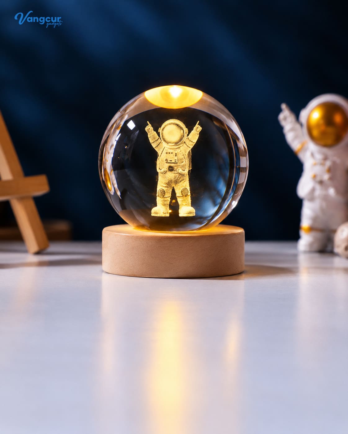 3D Astronaut Crystal Ball Lamp Single Color Vangcur